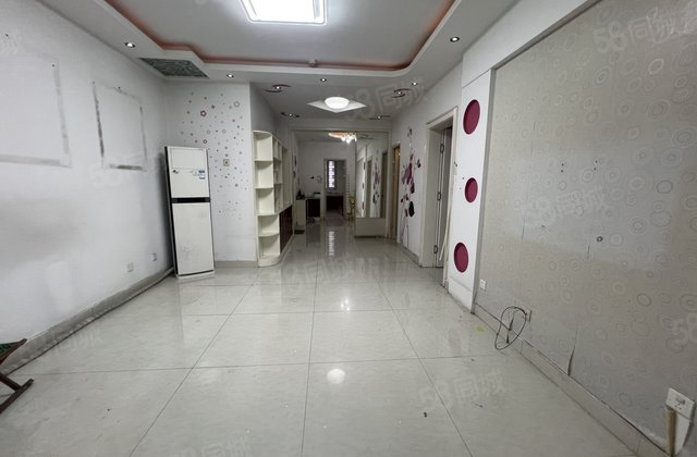 月亮湾商品房 好楼层 送车储 相中房子价格可谈！！