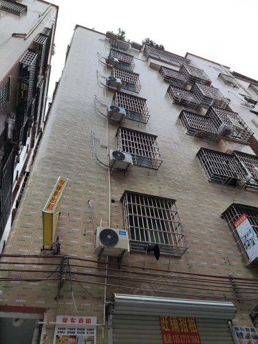 鹤边员村东街小区