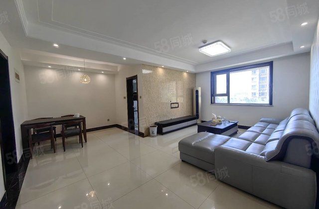 诚心出售！润景苑精装三室朝阳！送车储