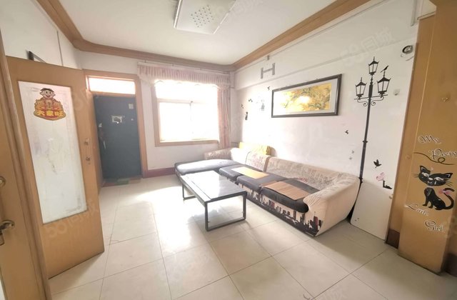 七中一楼带院 建设路花园路亿丰超市附近 两室独门独院