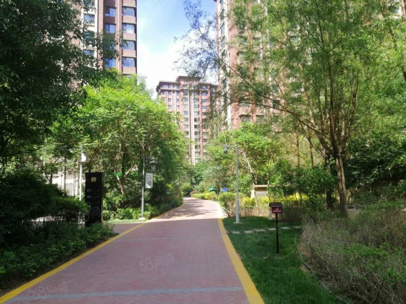 玺云台(南区)3室2厅2卫140.69㎡南北164.8万