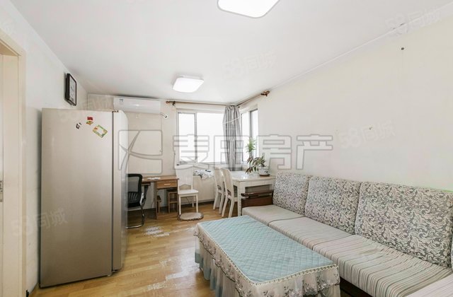 逸成东苑1室1厅55㎡490万二手房图片