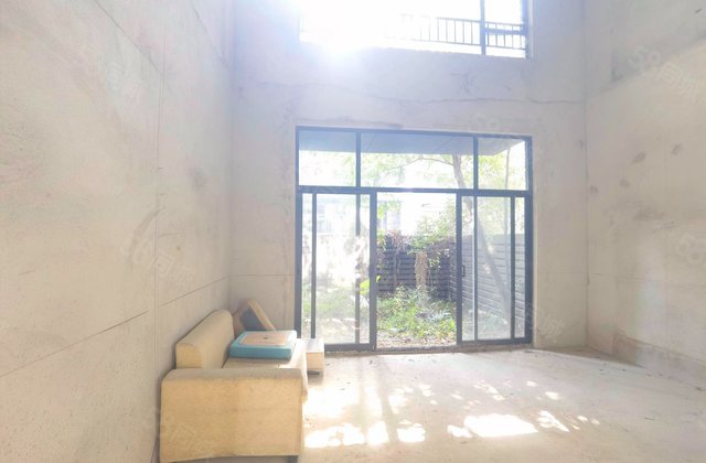 万科珠江东岸(四期别墅)3室1厅149㎡250万二手房图片