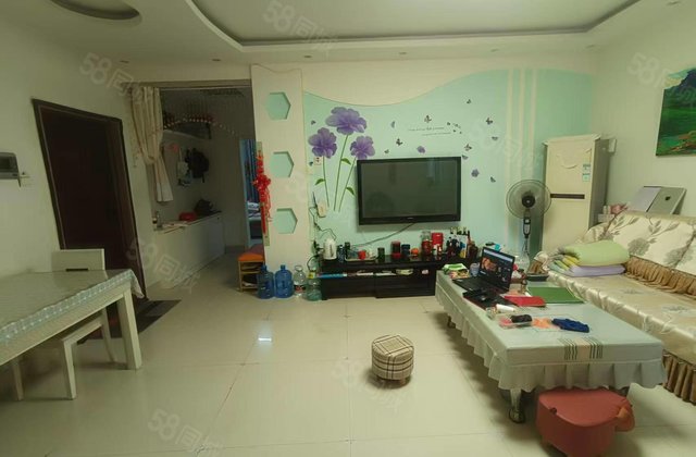 月亮湾A区.带储带车位.三室两厅.有证过两年.图片真实精装