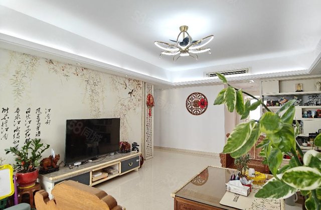 嘉顿小镇西区3室2厅130㎡136万二手房图片