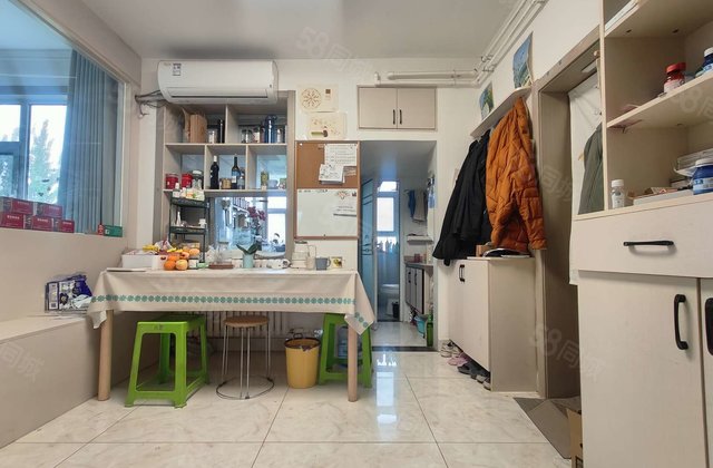 老文轩旁 教育局家属院 精装小3室 免大税 停车方便