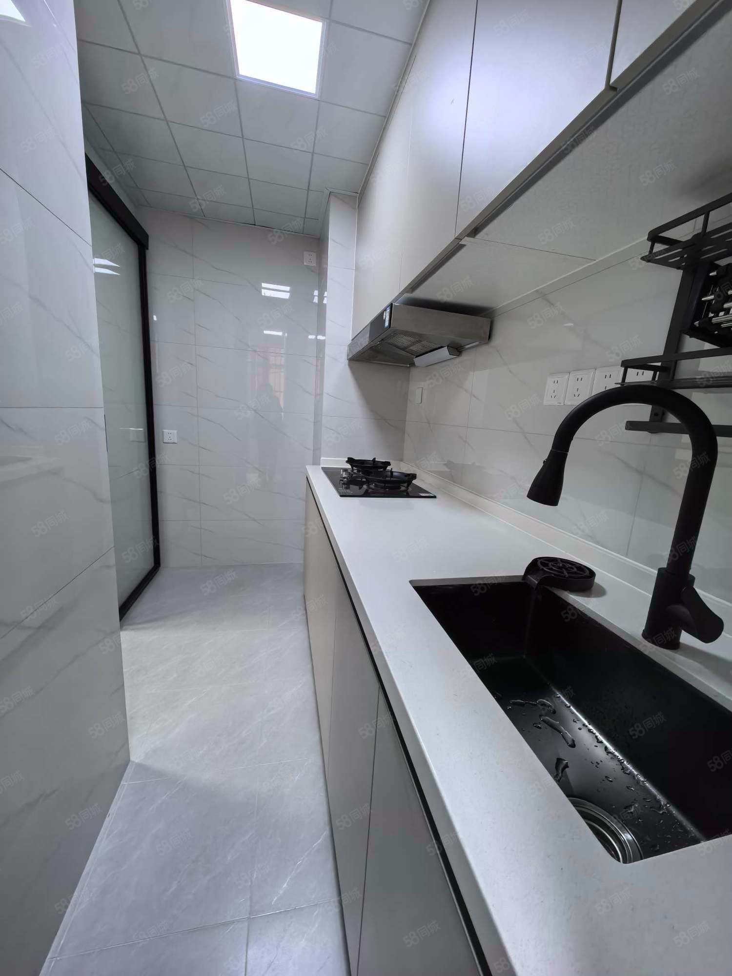 海桐小区三期1室1厅1卫46.65㎡南北61.8万