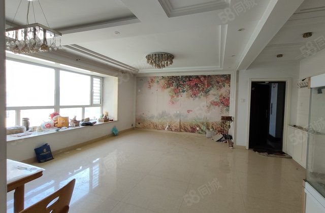 新东方龙湾一期 小高层 带车位储藏室 好楼层 东门附近