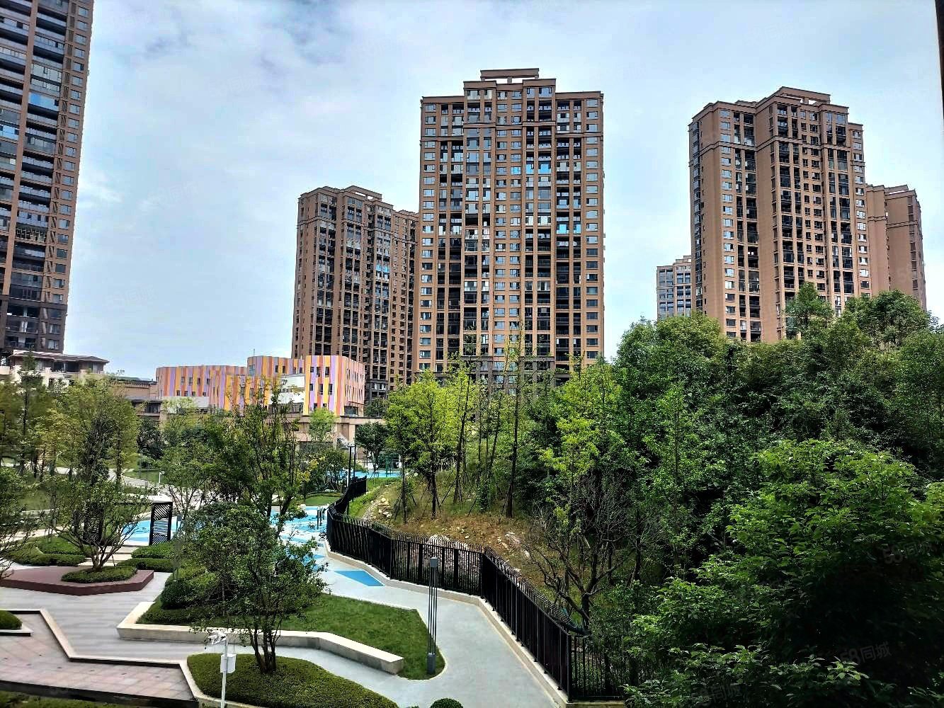 广大城耀境25地块4室2厅2卫142.45㎡西南66万