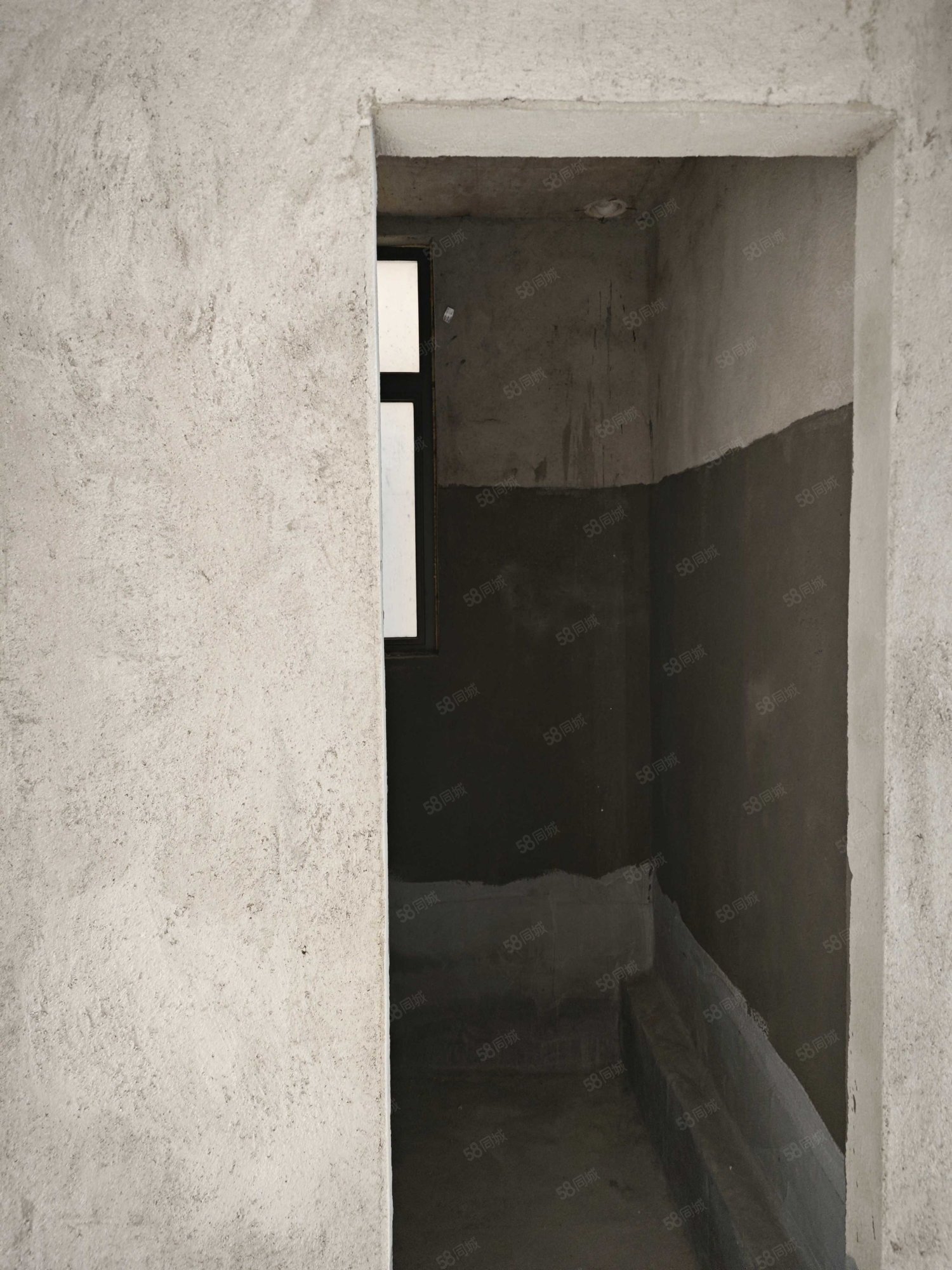 中成小区4室2厅2卫125.91㎡南83.6万