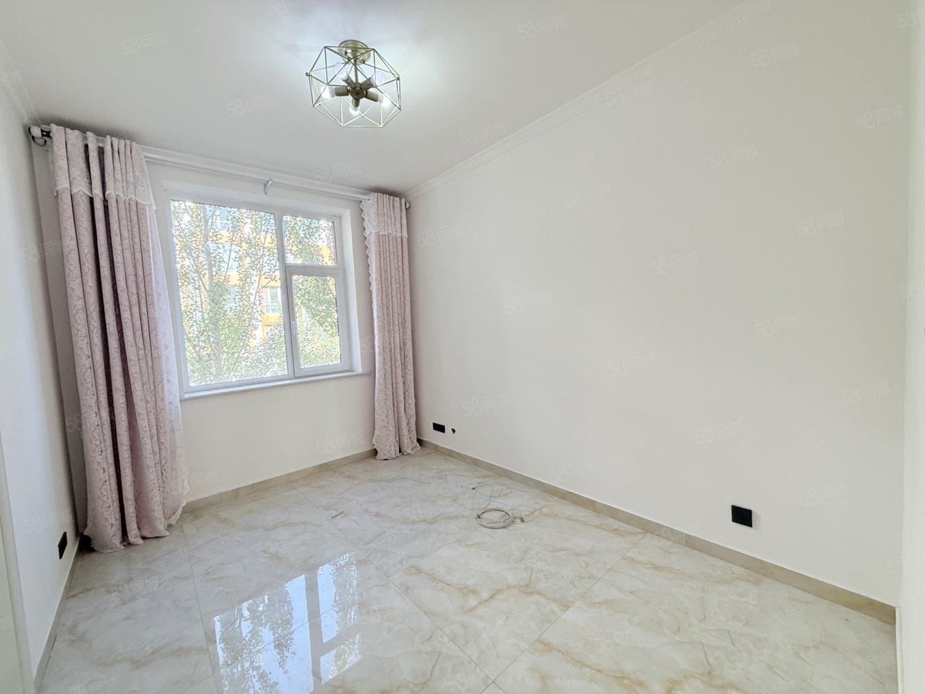 众力牧民欣街4室2厅2卫147㎡南北69.8万