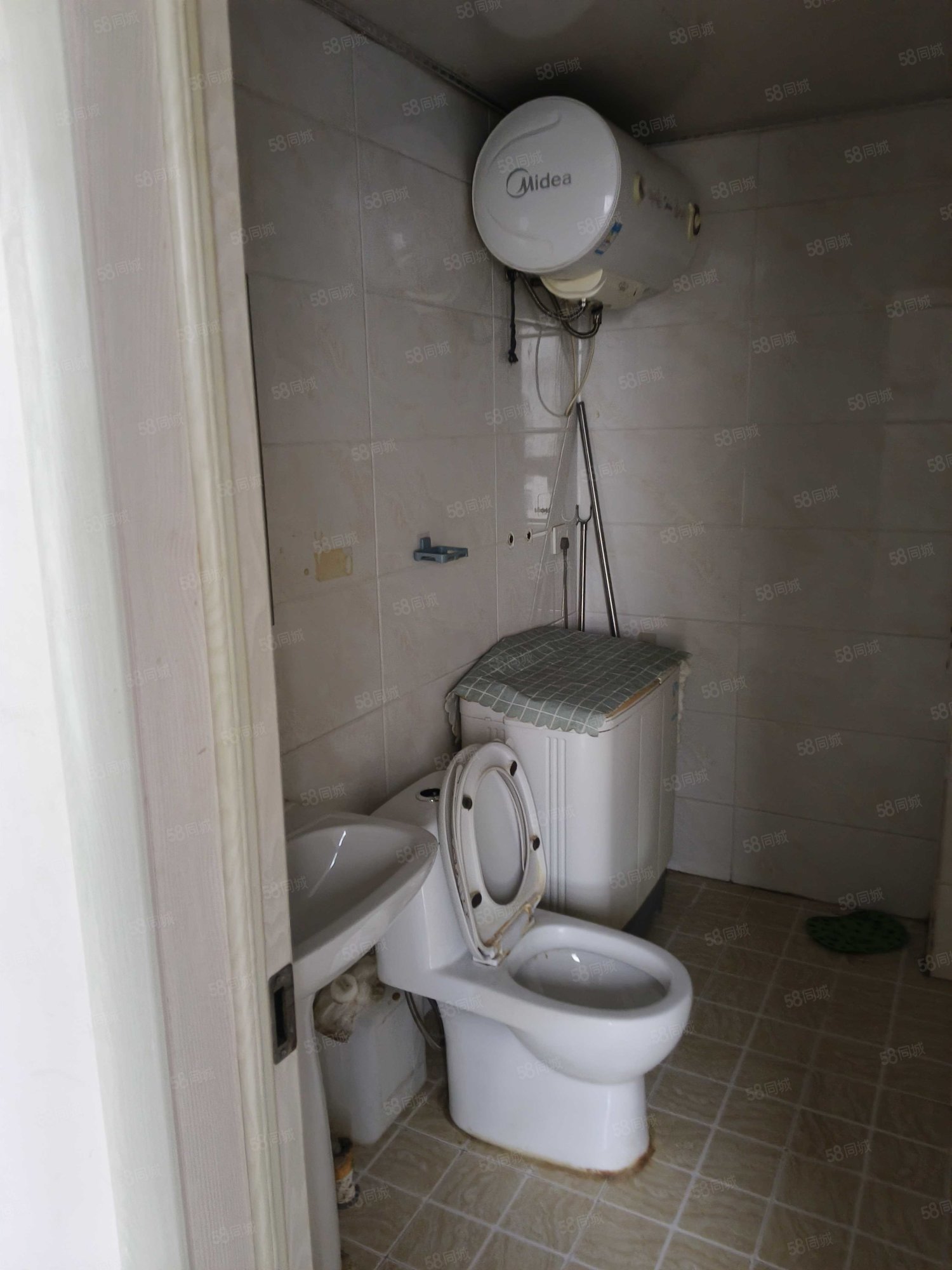 电子商务大楼1室1厅1卫53.99㎡南18.5万