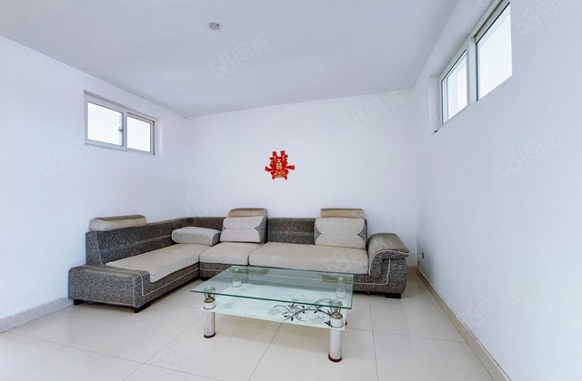 嘉明 商品房 刚需小三居 房龄新 中间楼层采光好 出行方便