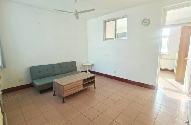 老一旁，文轩本部电梯5楼，单位家属院，三室，步行  紧靠老一