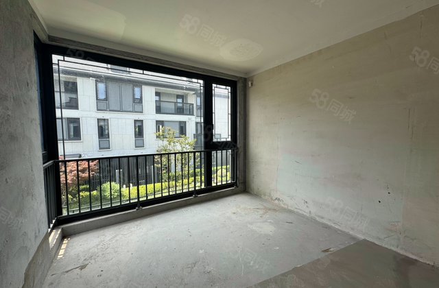 融创杭州湾壹号望臻园(别墅)4室2厅246㎡169.4万二手房图片