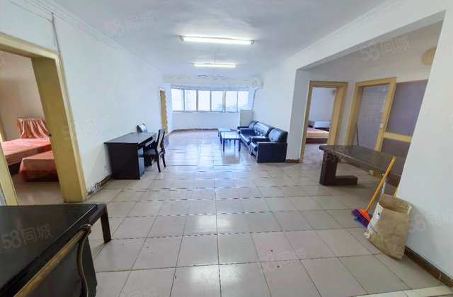 拓展大楼3室2厅150㎡67.9万二手房图片