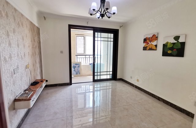 小高层免大税，5万安家大两居，客厅朝阳，水岸花语，看房方便