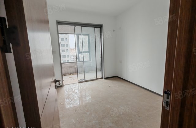 明康康盛园三室两厅一卫带电梯 商品房 次新房 走一手带车储