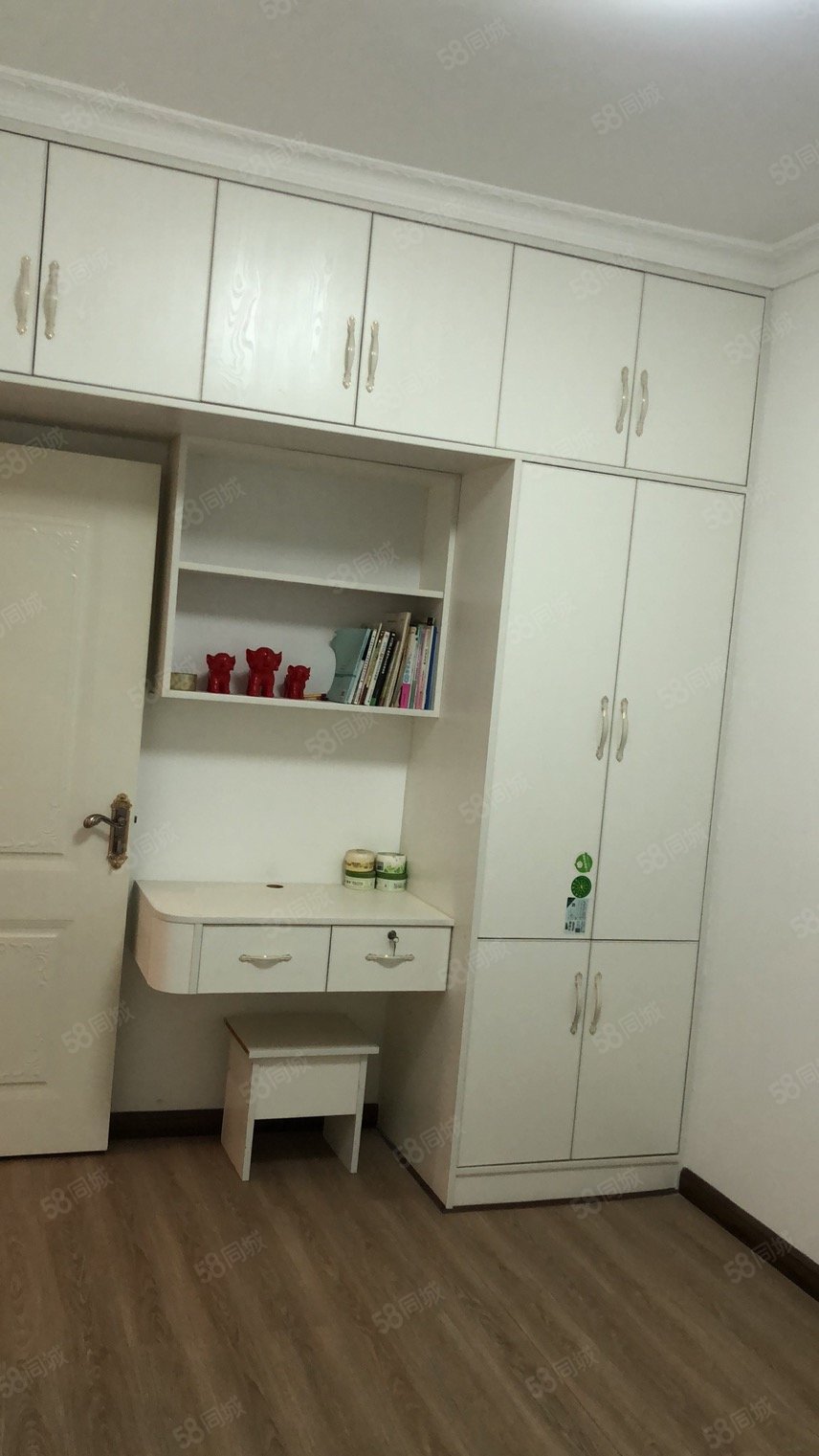 诺贝尔花园3室2厅2卫108.85㎡西59万