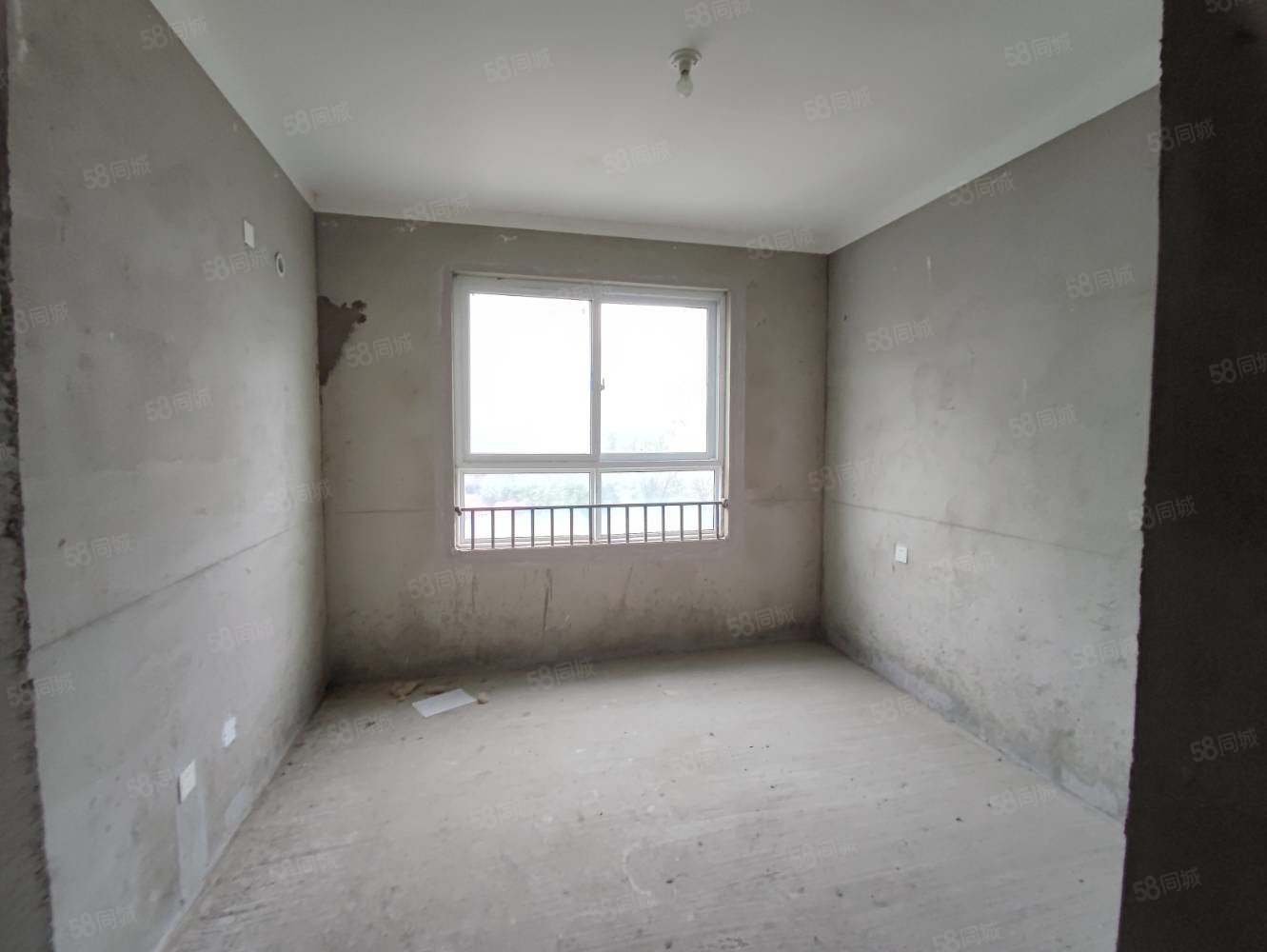 金大地时代公馆3室2厅2卫126㎡南北80万