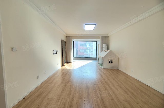 房东急售 光装修就花了30多个 凤凰台 三叶草户型 中层