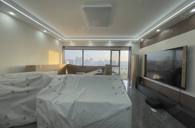 时代美景云鹿九里三室朝阳客厅朝阳有车位