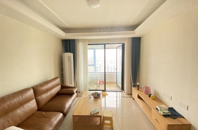 集美壹品三室两厅，带储藏室，随时看房，采光很好