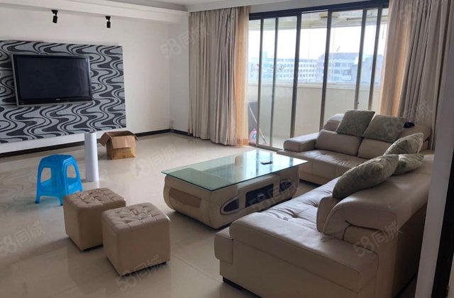 广场花园小区4室2厅184㎡185万二手房图片