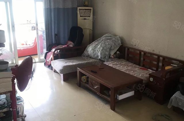 鸿顺花园高楼层提供了更好的景观 步梯送车位送地下室房东直卖