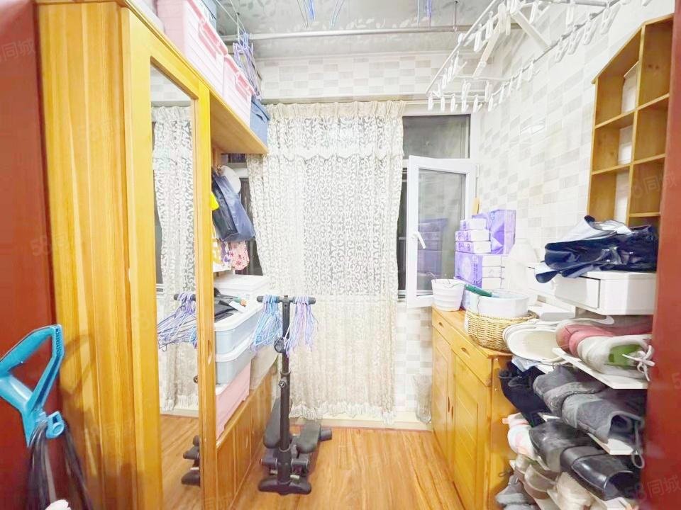 悅秀園2室1廳1衛(wèi)73.73㎡南北298萬