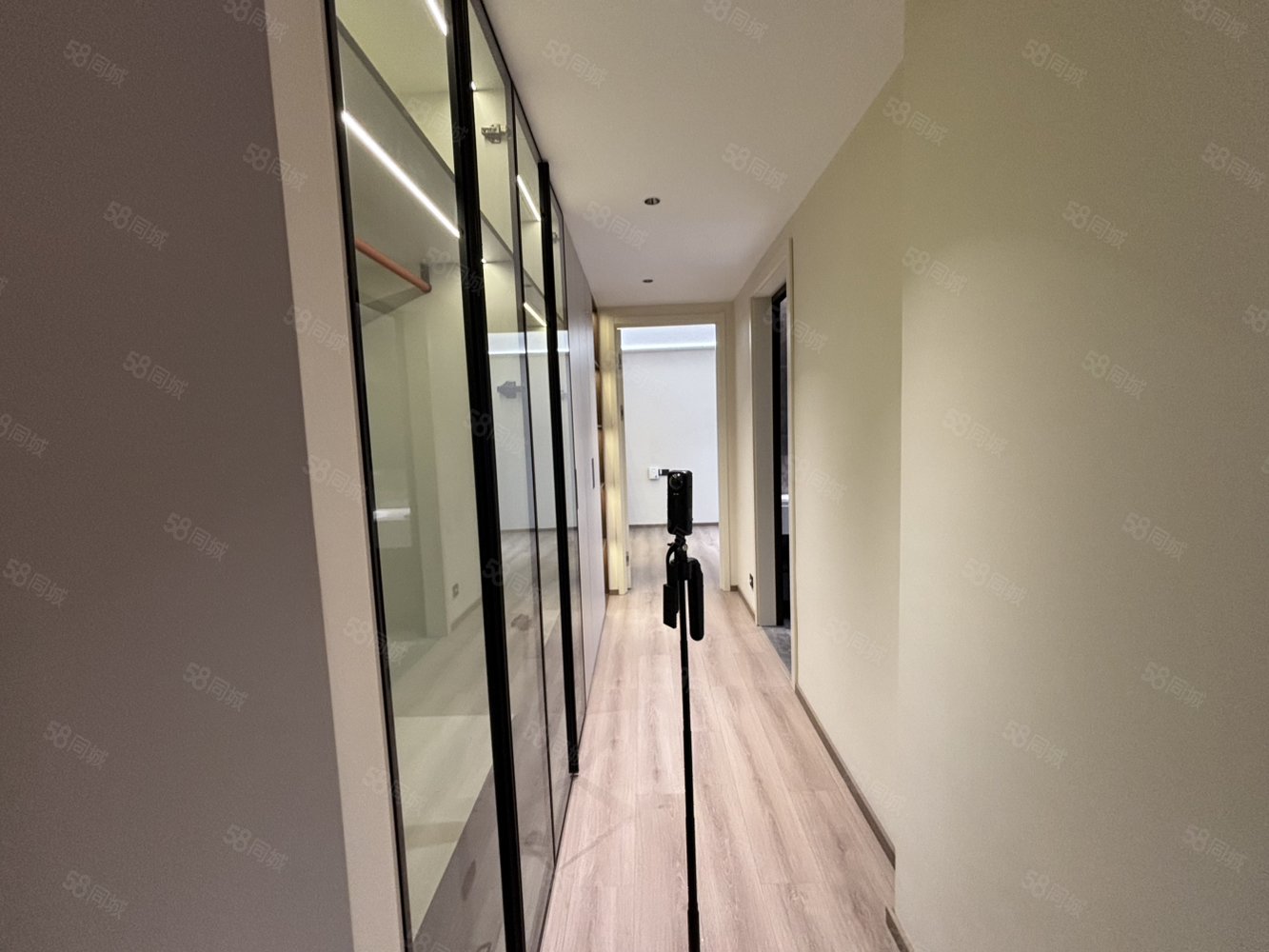 天秀湾4室2厅2卫201㎡南北278万