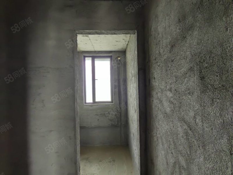 巅峰龙府4室2厅2卫140.3㎡南北69万