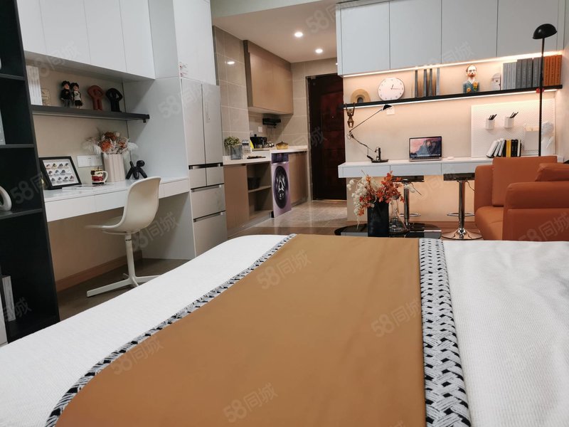 急售武进万达旁地铁口美的国宾府精装公寓 民用水电 拎包入住