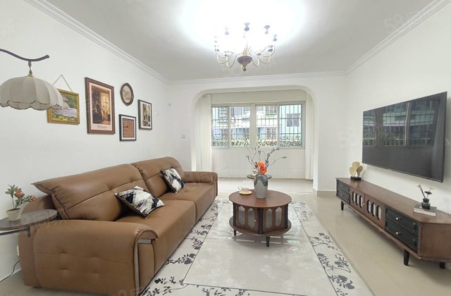 鸿顺花园 小三房 南北通透 近医院 交通便捷 居住密度低