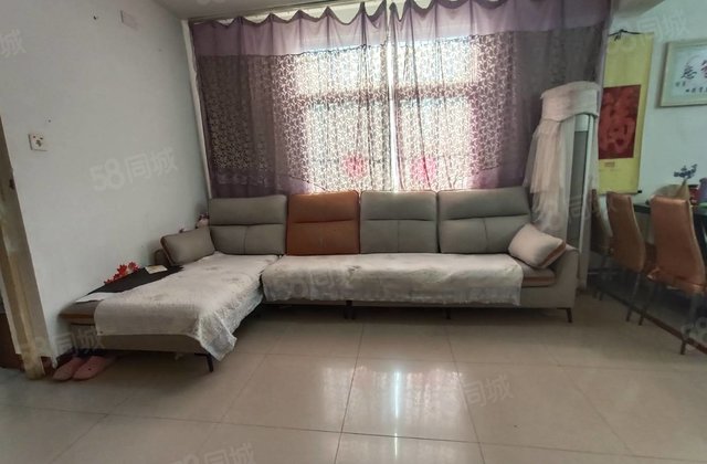 脑科西邻天安新村 边户一楼带院 带大储 免大税 车随便停