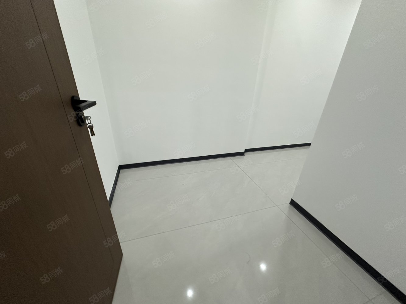 天御蓝湾6室3厅2卫160㎡南北92万