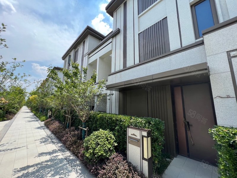 国贸佘山原墅6室2厅4卫212㎡南960万