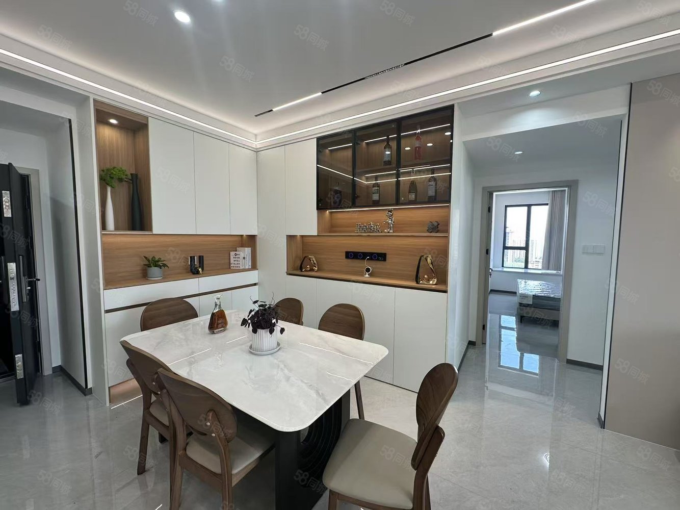 航旅和润居4室2厅2卫126㎡北79.8万