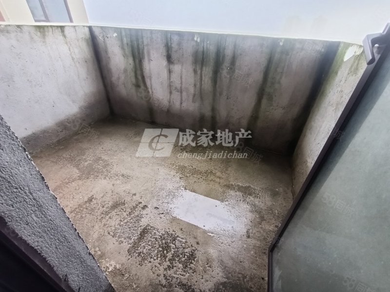 彰泰滨江学府4室2厅2卫118.28㎡南北57万