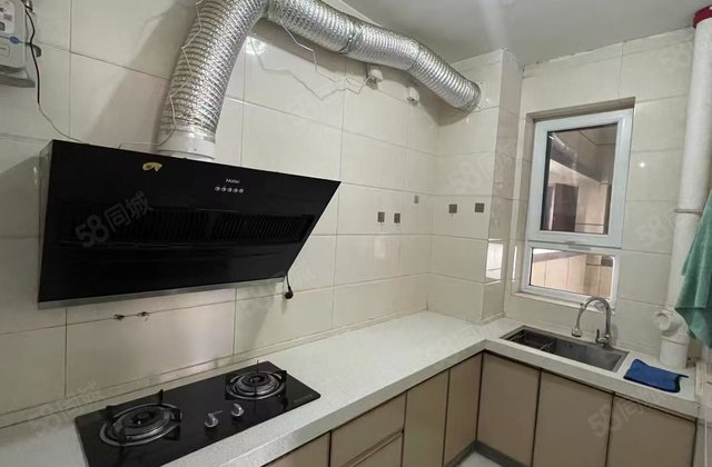 文轩 八中 电梯房 两室两厅精装修 有证