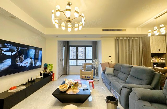 隆基泰和铂悦山3室2厅101.6㎡160万二手房图片