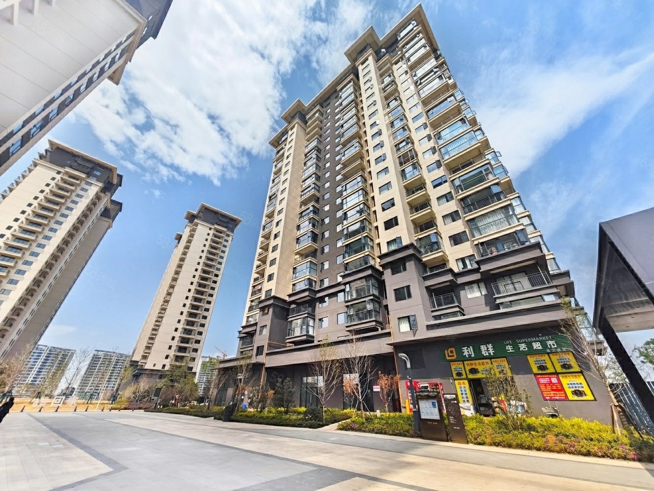 【10图】呈贡老城 滇池晴翠东海岸旁 绿地海之城80平小两房 房东急售