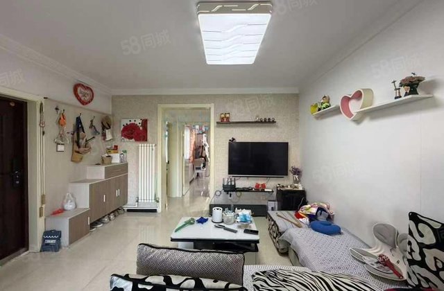 房，水城雅居，业主自己精装修，两室两厅，好楼层，送储藏室