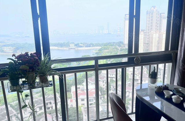 禹洲尊海(公寓住宅)2室2厅80.74㎡227万二手房图片