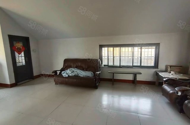 金盾花园6室3厅200.73㎡50万二手房图片