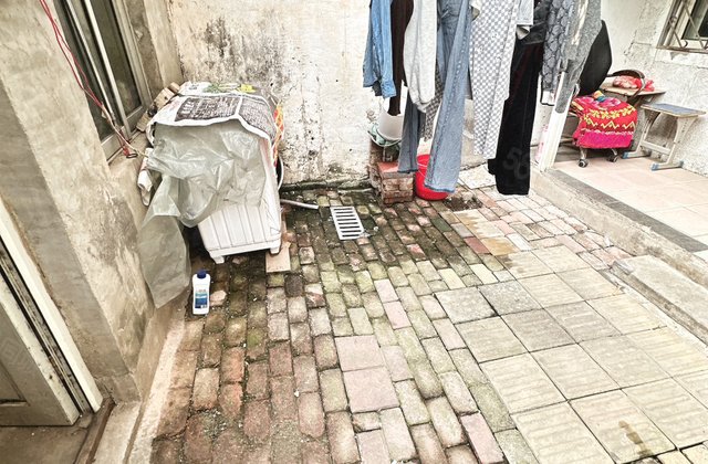 文轩 一中 外国语附近 单位家属院 一楼带院 三居