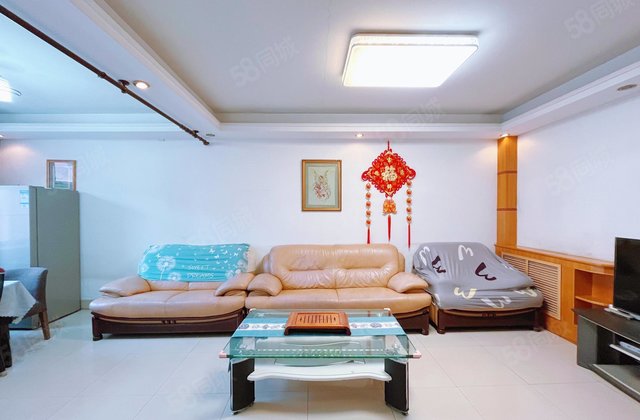 急售湖边 带临街大车库 三楼 可改三室 错层设计 随时看房