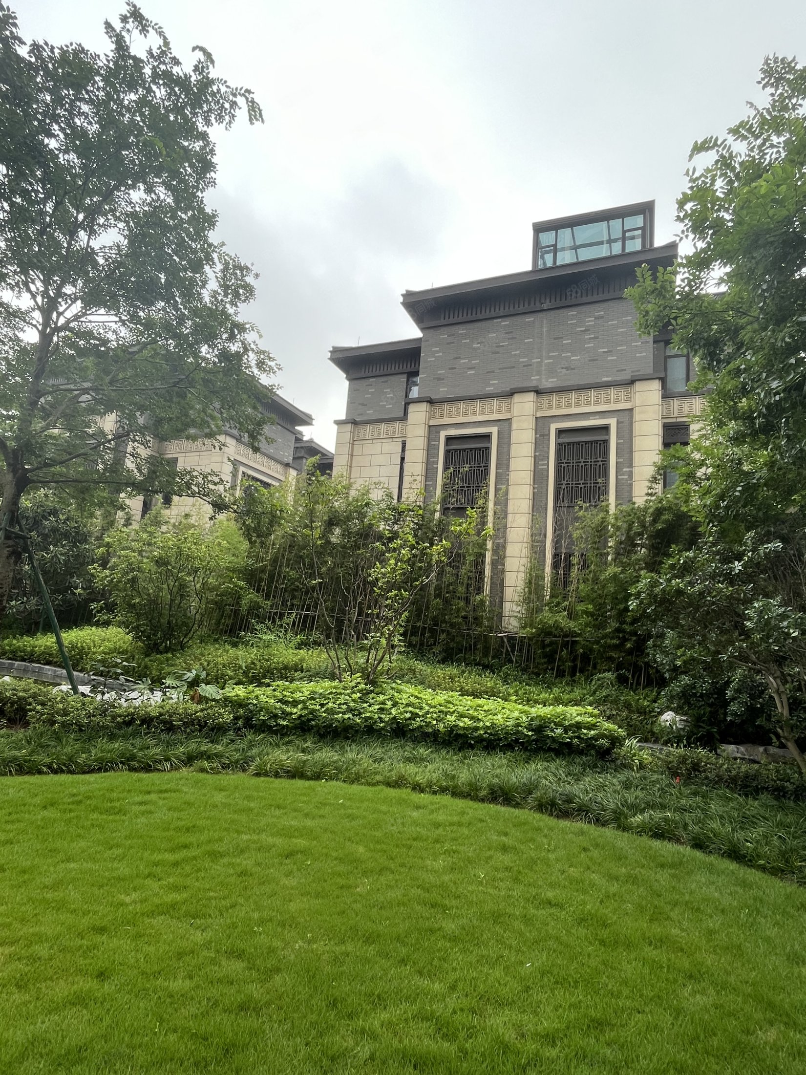 碧桂园铜雀台(一期别墅)4室2厅4卫143㎡南480万