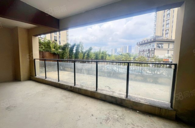 中铁阅山湖C组团5室2厅306.83㎡450万二手房图片