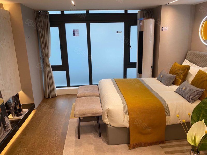 光谷 世界城创世界 单价9千!地铁口5.1米复式2房